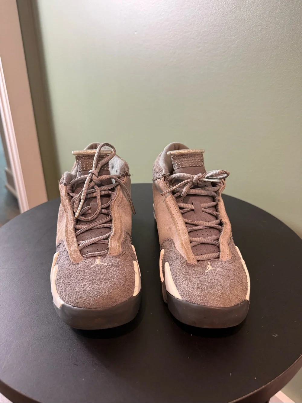 Jordan Low-Top Sneakers in Light Grey and White